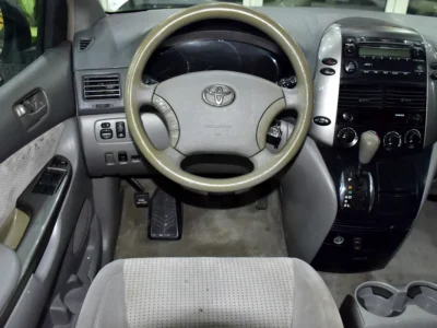 2008 Toyota Sienna LE 3.5 Litres V6 DOHC Petrol Engine Silver Beige Van American Specs