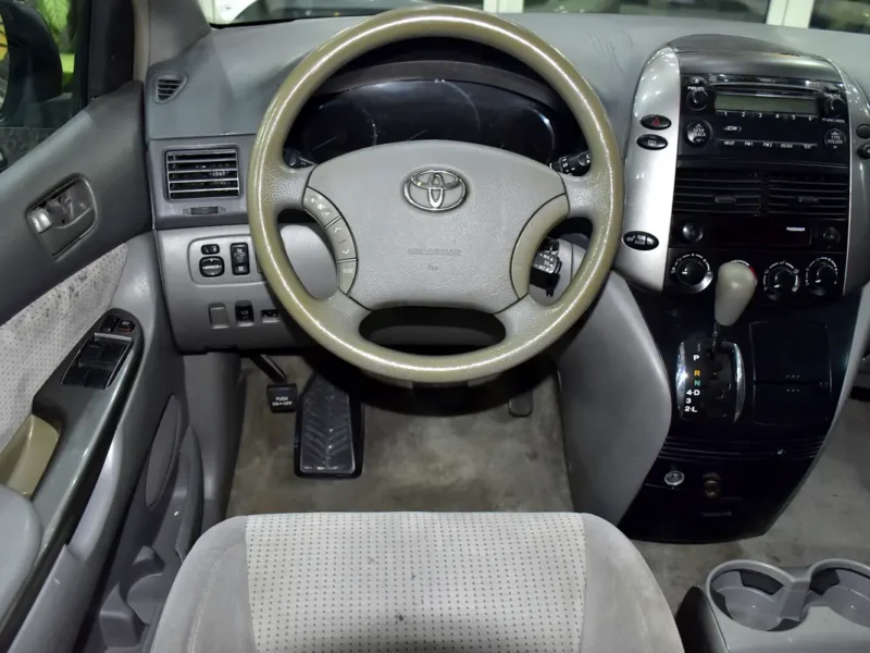 2008 Toyota Sienna LE 3.5 Litres V6 DOHC Petrol Engine Silver Beige Van American Specs