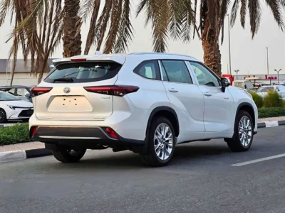 2026 Toyota Highlander LIMITED 2.5 Litres 4 Cylinders Hybrid Engine White Beige SUV GCC Specs