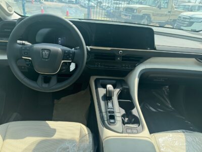 2026 Toyota Crown 2.5 Litres Inline‑4 Hybrid Engine White Beige Luxury Sedan GCC Specs
