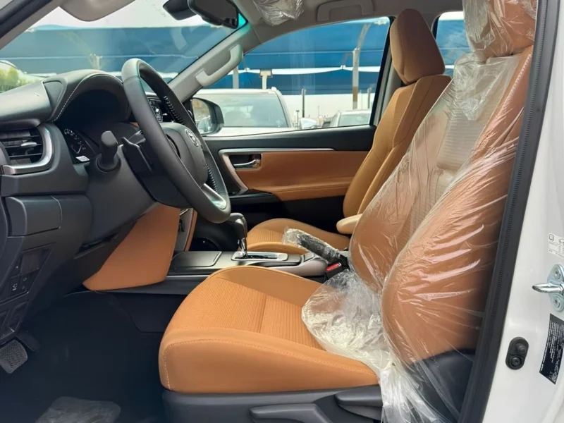 2026 Toyota Fortuner SR5 2.8 Litres 4 Cylinders Diesel Engine White Brown SUV GCC Specs 4WD