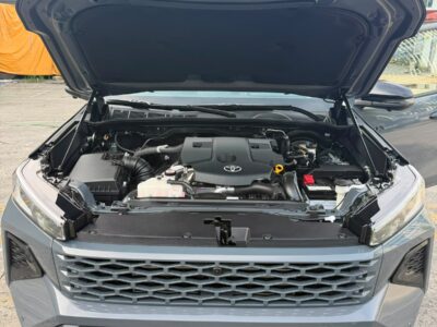 2027 TOYOTA HILUX NEW SHAPE 2.8L Turbodiesel 4 Cylinders Engine Grey Black Pickup Truck