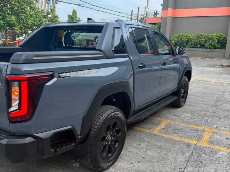 2027 TOYOTA HILUX NEW SHAPE 2.8L Turbodiesel 4 Cylinders Engine Grey Black Pickup Truck