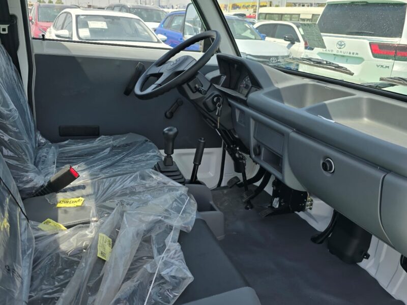 2026 Suzuki Carry 1.5 litre 4 Cylinders Petrol Engine White Grey Pickup Truck Manual GCC Specs