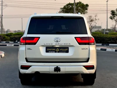 2022 Toyota Land Cruiser GXR 6 Cylinders Twin Turbo Petrol Engine White Beige SUV GCC Specs