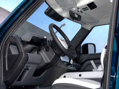 2026 Land Rover Defender OCTA 4.4L Twin-Turbo Petrol V8 Sargasso Blue White SUV GCC Specs