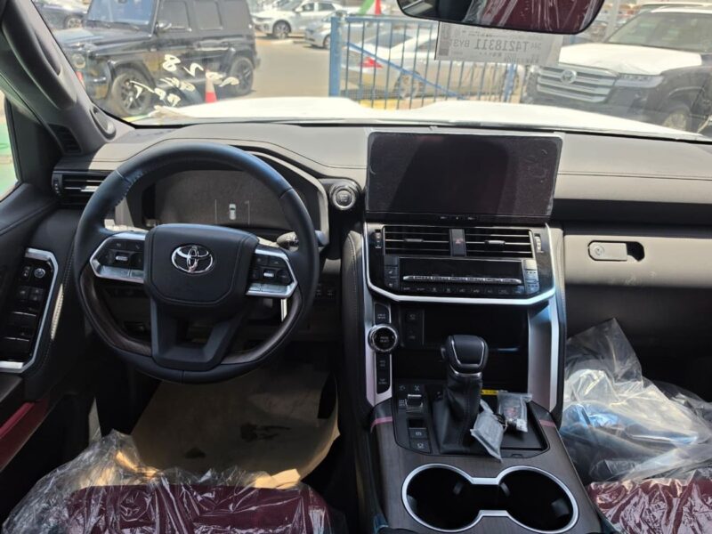 2026 TOYOTA LAND CRUISER VXR 3.5L TWIN TURBO 6 Cylinders Petrol Engine Black Red SUV GCC Specs