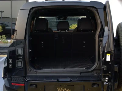 2026 Land Rover Defender OCTA 4.4L Twin-Turbo Petrol V8 Octa Black Tan SUV GCC Specs