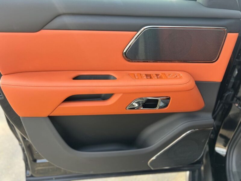 2026 ROX 01 STANDARD 1.5 Litres 4 Cylinders Hybrid Engine Black Orange SUV Chinese Specs