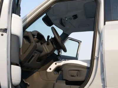 2026 Land Rover Defender OCTA 4.4L Twin-Turbo Petrol V8 Borasco Grey White SUV GCC Specs