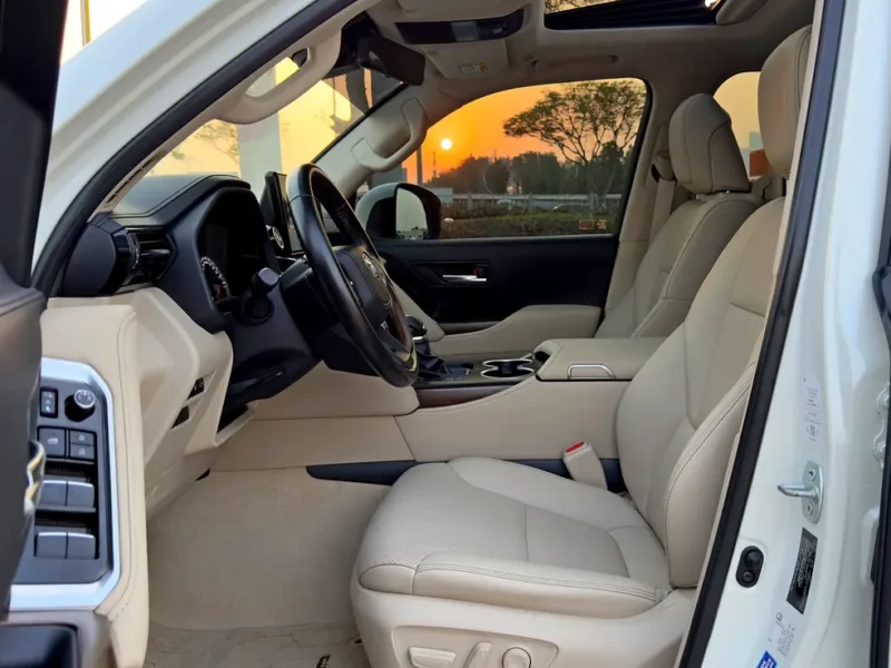 2022 Toyota Land Cruiser GXR 6 Cylinders Twin Turbo Petrol Engine White Beige SUV GCC Specs