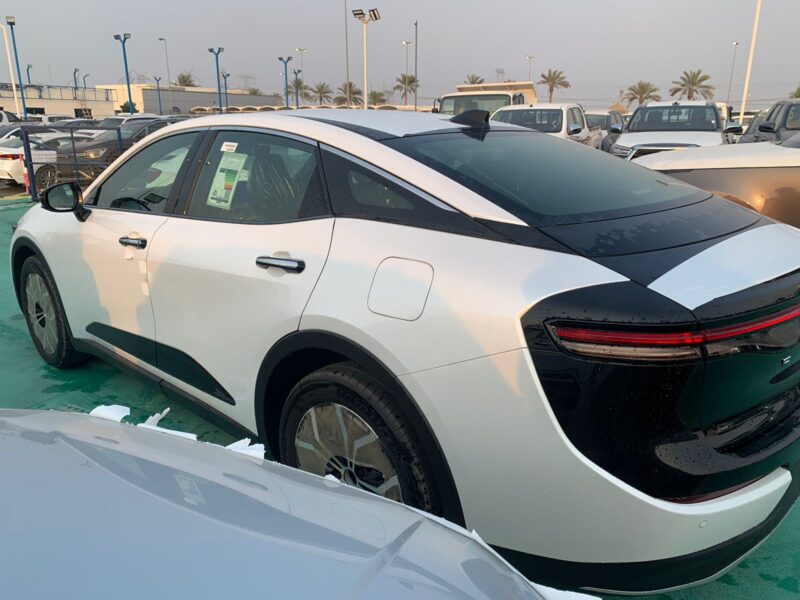 2023 Toyota Crown Premium Hybrid 2.4 Litres 4 Cylinders Engine White Black Sedan GCC Specs