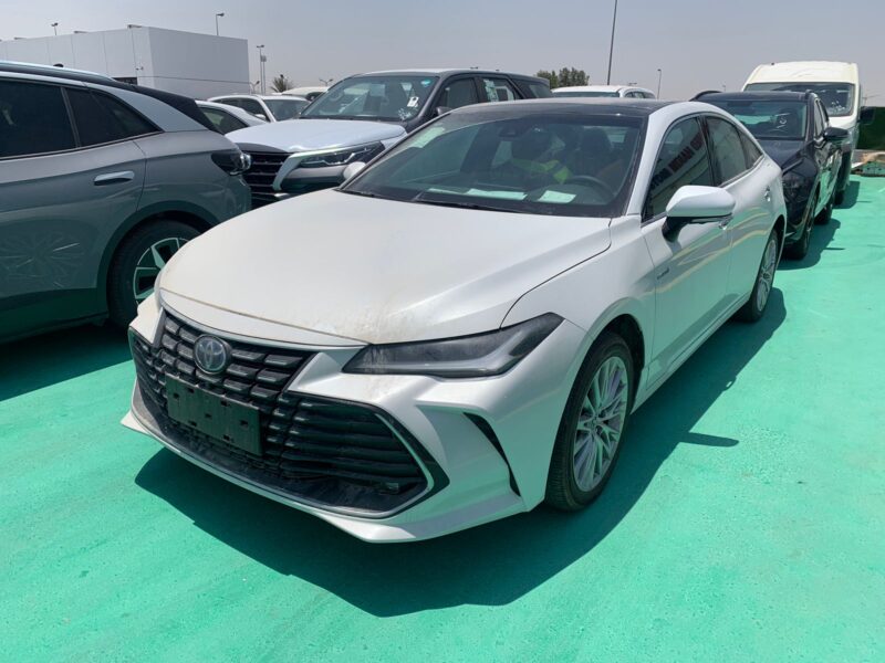 2024 Toyota Avalon 3.5 Litres 6 Cylinders Petrol Engine White Tan Sedan GCC Specs RWD