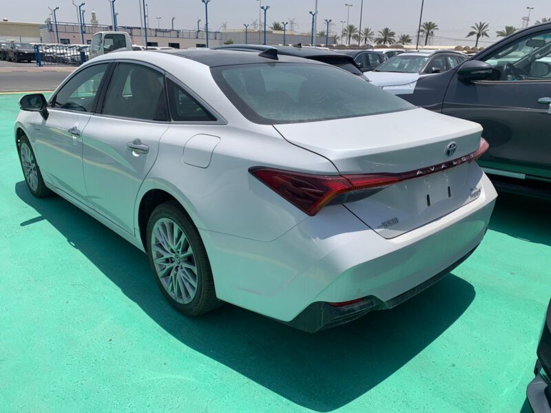 2024 Toyota Avalon 3.5 Litres 6 Cylinders Petrol Engine White Tan Sedan GCC Specs RWD