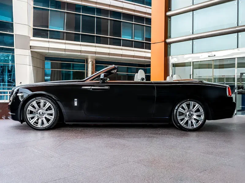 2017 Rolls-Royce Dawn Standard 6.6L V12 Petrol Engine Black White Soft Top Convertible Pristine Condition