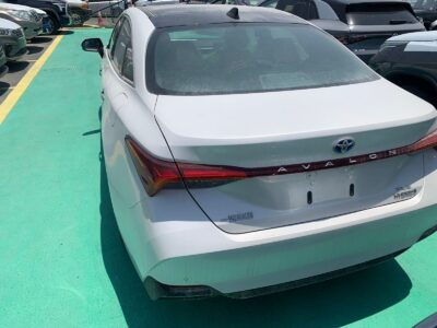 2024 Toyota Avalon 3.5 Litres 6 Cylinders Petrol Engine White Tan Sedan GCC Specs RWD