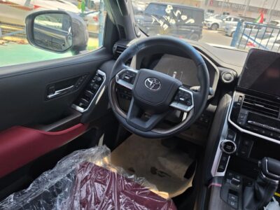 2026 TOYOTA LAND CRUISER VXR 3.5L TWIN TURBO 6 Cylinders Petrol Engine Black Red SUV GCC Specs