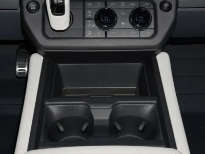 2026 Land Rover Defender OCTA 4.4L Twin-Turbo Petrol V8 Sargasso Blue White SUV GCC Specs