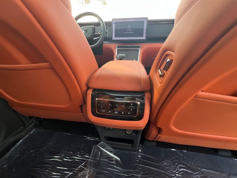 2026 ROX 01 STANDARD 1.5 Litres 4 Cylinders Hybrid Engine Black Orange SUV Chinese Specs
