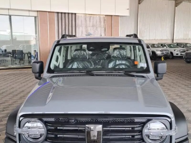 2024 GWM Tank 300 2.0 Litres 4 Cylinders Turbo Petrol Engine Silver Black SUV Automatic GCC