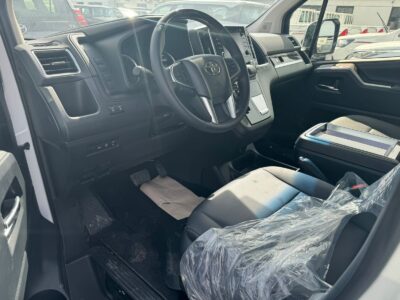 2024 Toyota Granvia 3.5L V624 Valve DOHC VVT-i Petrol Engine Silver Black Van GCC Specs