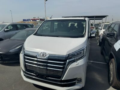 2024 Toyota Granvia 3.5L V624 Valve DOHC VVT-i Petrol Engine Silver Black Van GCC Specs