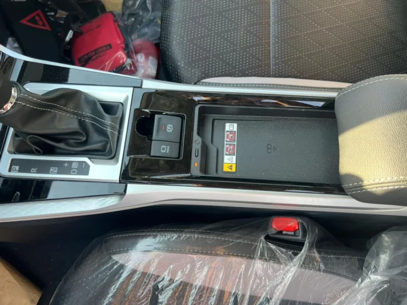 2025 Toyota Veloz GX 1.5 Litres 4 Cylinders Petrol Engine White Grey SUV GCC Specs Automatic