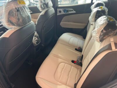 2026 Kia Sportage 2.0 Litres 4 Cylinders Petrol Engine White Beige SUV GCC Specs 5 Seater Automatic
