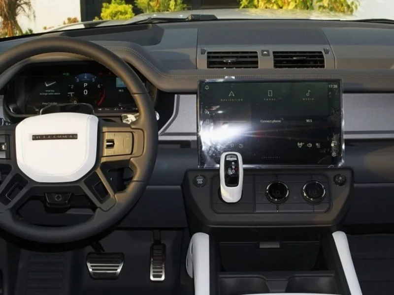2026 Land Rover Defender OCTA 4.4L Twin-Turbo Petrol V8 Borasco Grey White SUV GCC Specs