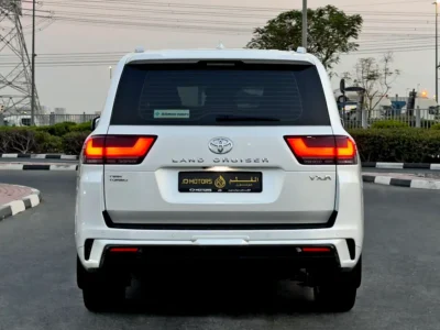 2024 Toyota Land Cruiser VXR 6 Cylinders Twin Turbo Petrol Engine White Beige SUV GCC Specs