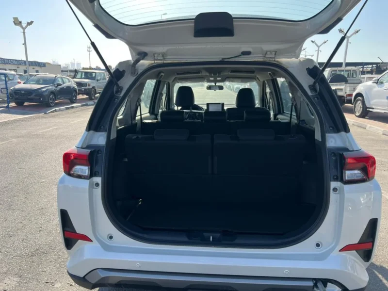 2025 Toyota Veloz GX 1.5 Litres 4 Cylinders Petrol Engine White Grey SUV GCC Specs Automatic