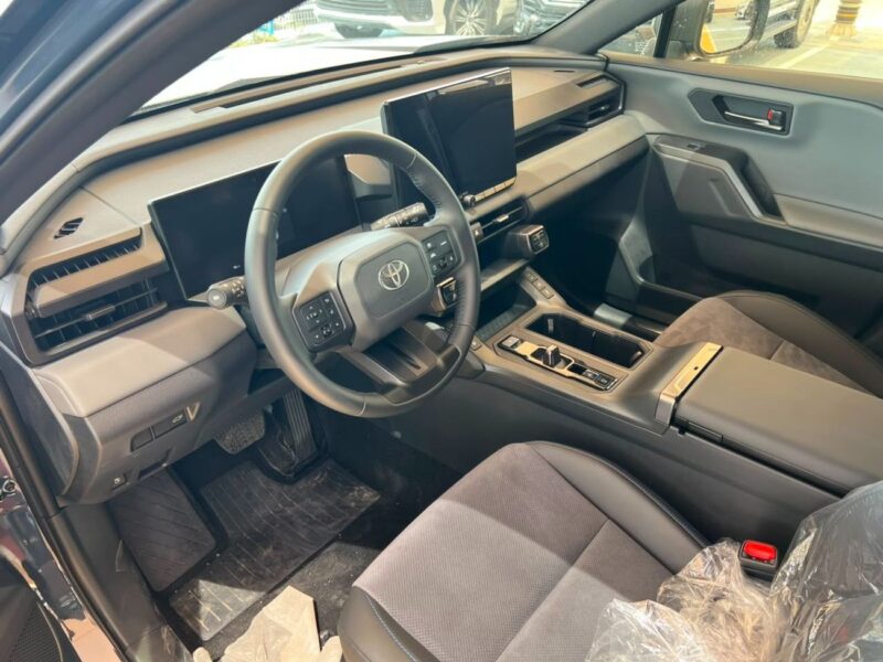 2026 Toyota RAV 4 VXR HEV 2.5 Litres 4 Cylinders Engine Blue Grey SUV GCC Specs Automatic