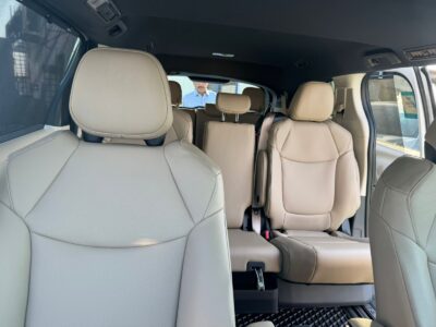 2024 Toyota Sienna 2.5 Litres 4 Cylinders Hybrid Engine White Beige Minivan GCC Specs