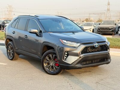 2022 TOYOTA RAV 4 XLE 2.5 Litres 4 Cylinders HYBRID Engine Grey Black SUV American Specs