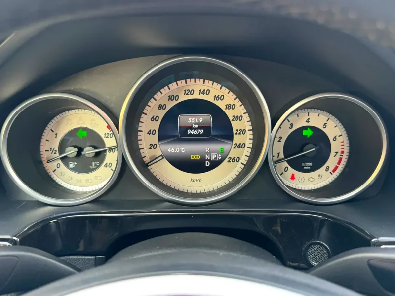 2014 Mercedes-Benz E-Class E 300 4 Cylinders Petrol Engine Silver Black Sedan Korean Specs