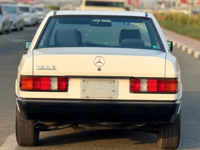 1990 Mercedes-Benz E-Class 4 Cylinders Petrol Engine White Blue Sedan Japanese Specs Clean Title