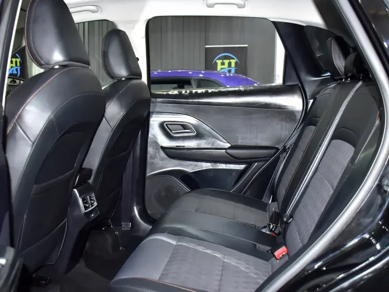2023 MG ZS Luxury 1.5 Litres 4 Cylinders Petrol Engine Black Crossover Chinese Specs Automatic