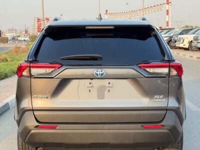 2022 TOYOTA RAV 4 XLE 2.5 Litres 4 Cylinders HYBRID Engine Grey Black SUV American Specs