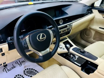 2015 Lexus ES-Series ES 250 2.5L 4-cylinder Petrol Engine White Beige Sedan Reliable Luxury GCC Specs