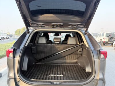 2022 TOYOTA RAV 4 XLE 2.5 Litres 4 Cylinders HYBRID Engine Grey Black SUV American Specs