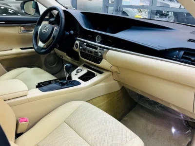 2015 Lexus ES-Series ES 250 2.5L 4-cylinder Petrol Engine White Beige Sedan Reliable Luxury GCC Specs