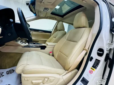 2015 Lexus ES-Series ES 250 2.5L 4-cylinder Petrol Engine White Beige Sedan Reliable Luxury GCC Specs