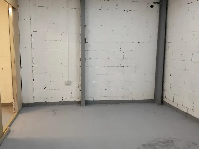 760 sqft WELL LOCATED STORAGE UNIT ON THE GROUND FLOOR IN AL QUOZ 3 FOR VARIOUS STORAGE REQUIREMENTS