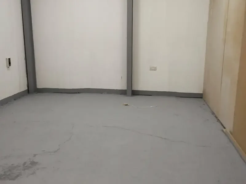 760 sqft WELL LOCATED STORAGE UNIT ON THE GROUND FLOOR IN AL QUOZ 3 FOR VARIOUS STORAGE REQUIREMENTS