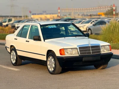 1990 Mercedes-Benz E-Class 4 Cylinders Petrol Engine White Blue Sedan Japanese Specs Clean Title