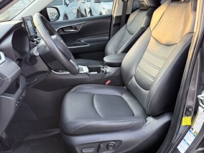2022 TOYOTA RAV 4 XLE 2.5 Litres 4 Cylinders HYBRID Engine Grey Black SUV American Specs