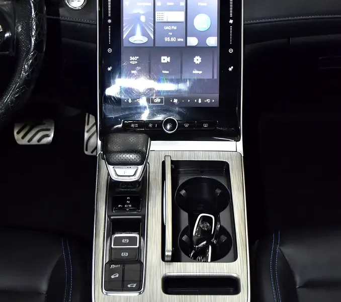 2023 MG RX5 Luxury 1.5 Litres 4 Cylinders Petrol Engine White Black Crossover GCC Specs