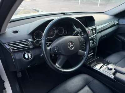 2010 Mercedes-Benz E-Class E 350 6 Cylinders Petrol Engine White Black Sedan Japanese Specs