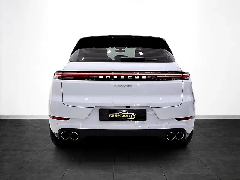 2024 Porsche Cayenne Standard 6 Cylinders Petrol Engine White Beige SUV GCC Specs CARBON PACKAGE