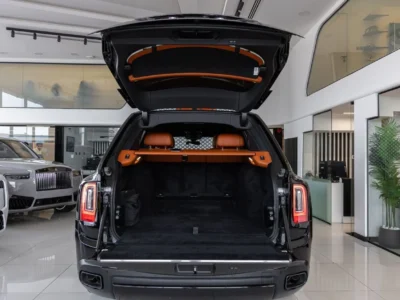 2022 Rolls Royce Cullinan BLACK BADGE 6.7 Litres 12 Cylinders Petrol Engine Black Brown SUV GCC